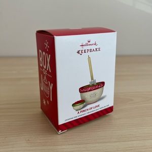 NIB 2014 Hallmark Ornament A Pinch of Love